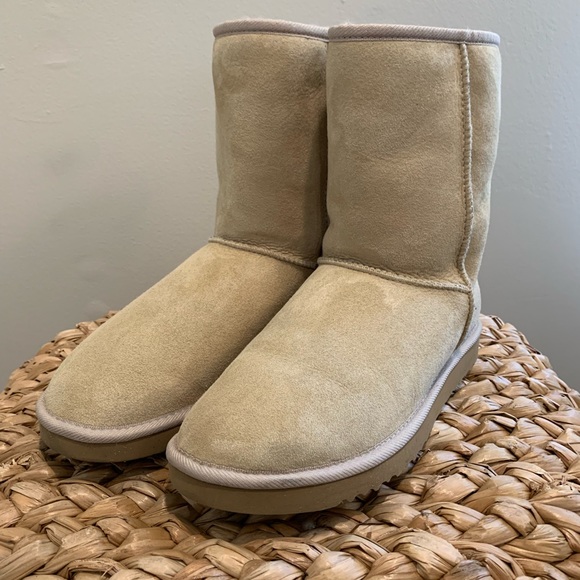 Shoes - 🐵Ugg Short Boots🐵